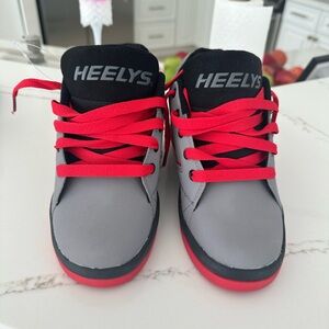 Heely’s size 4Y big boys new out of box